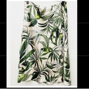 Victoria’s Secret new staten palm Leaf skirt